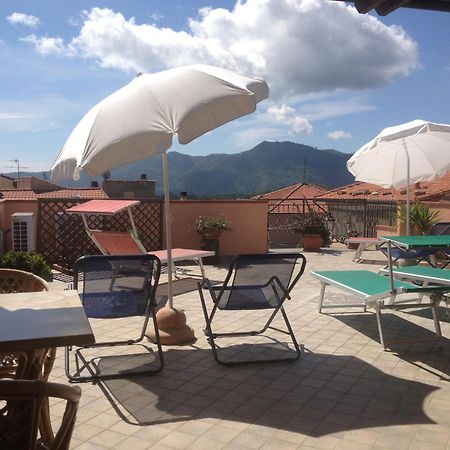 Gli Angeli Agriturismo Villa Cisano sul Neva Ngoại thất bức ảnh