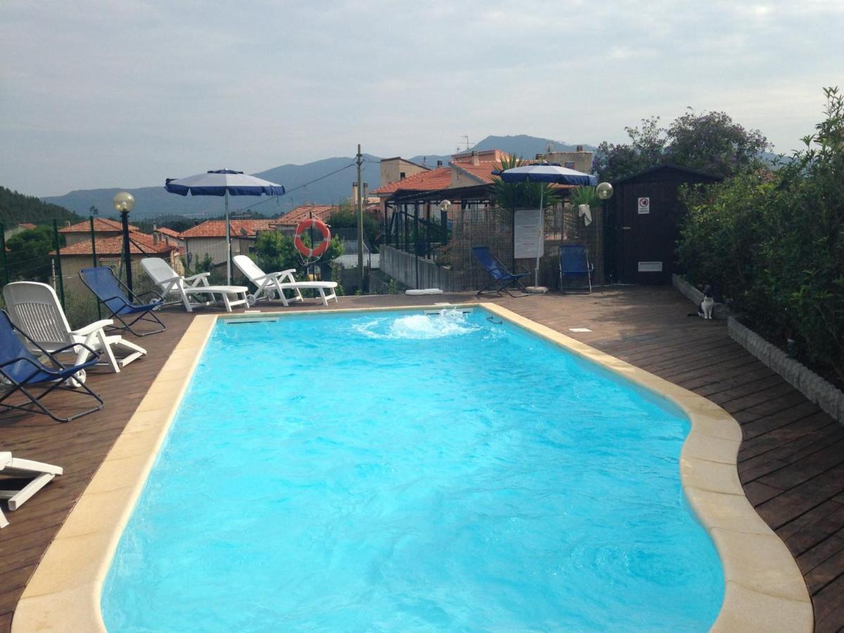 Gli Angeli Agriturismo Villa Cisano sul Neva Ngoại thất bức ảnh