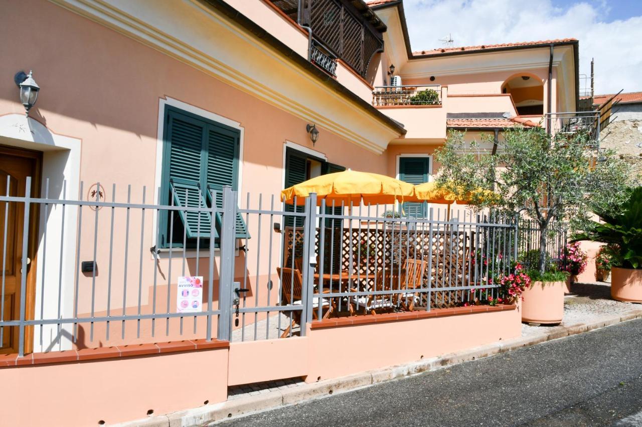 Gli Angeli Agriturismo Villa Cisano sul Neva Ngoại thất bức ảnh