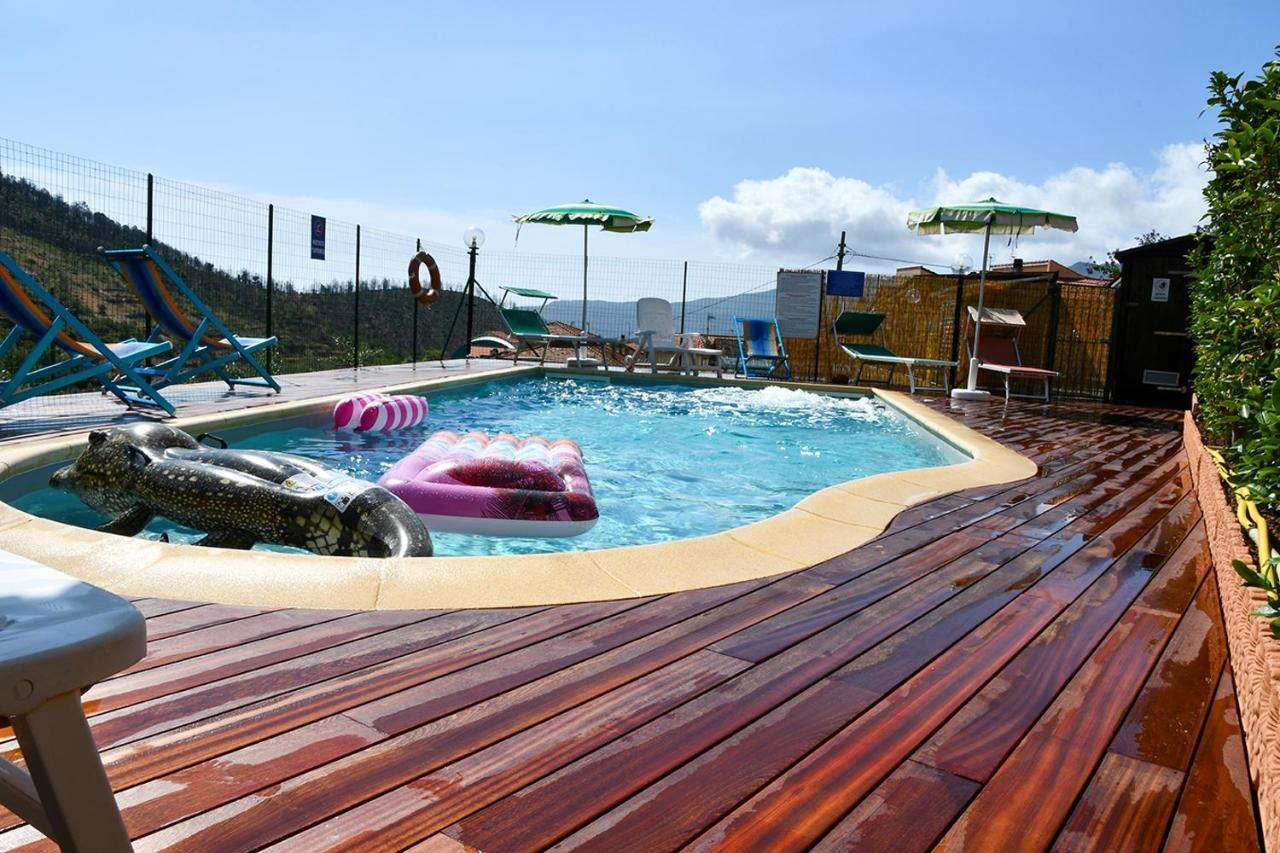 Gli Angeli Agriturismo Villa Cisano sul Neva Ngoại thất bức ảnh