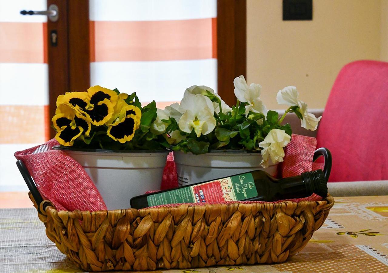 Gli Angeli Agriturismo Villa Cisano sul Neva Ngoại thất bức ảnh