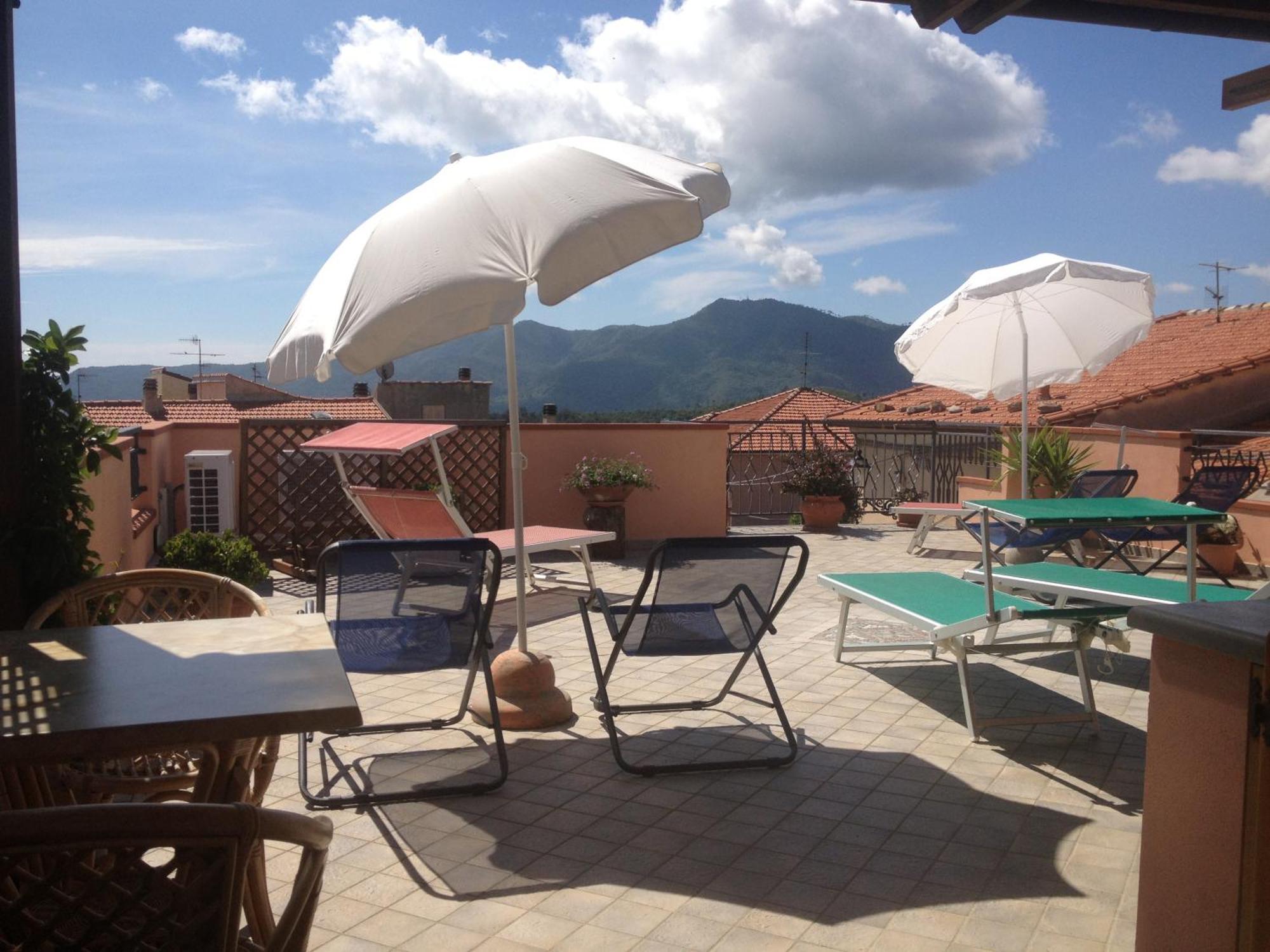 Gli Angeli Agriturismo Villa Cisano sul Neva Ngoại thất bức ảnh